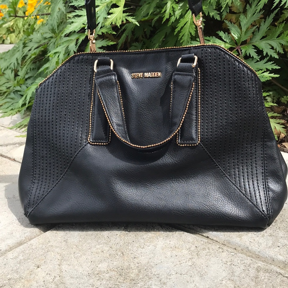 Black Quilted Steve Madden Purse w/ Shoulder Strap